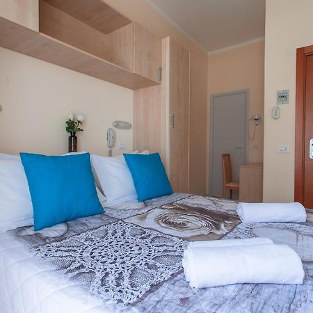 Hotel Giove Dipendenza Hotel Fiamma Cesenatico Phòng bức ảnh
