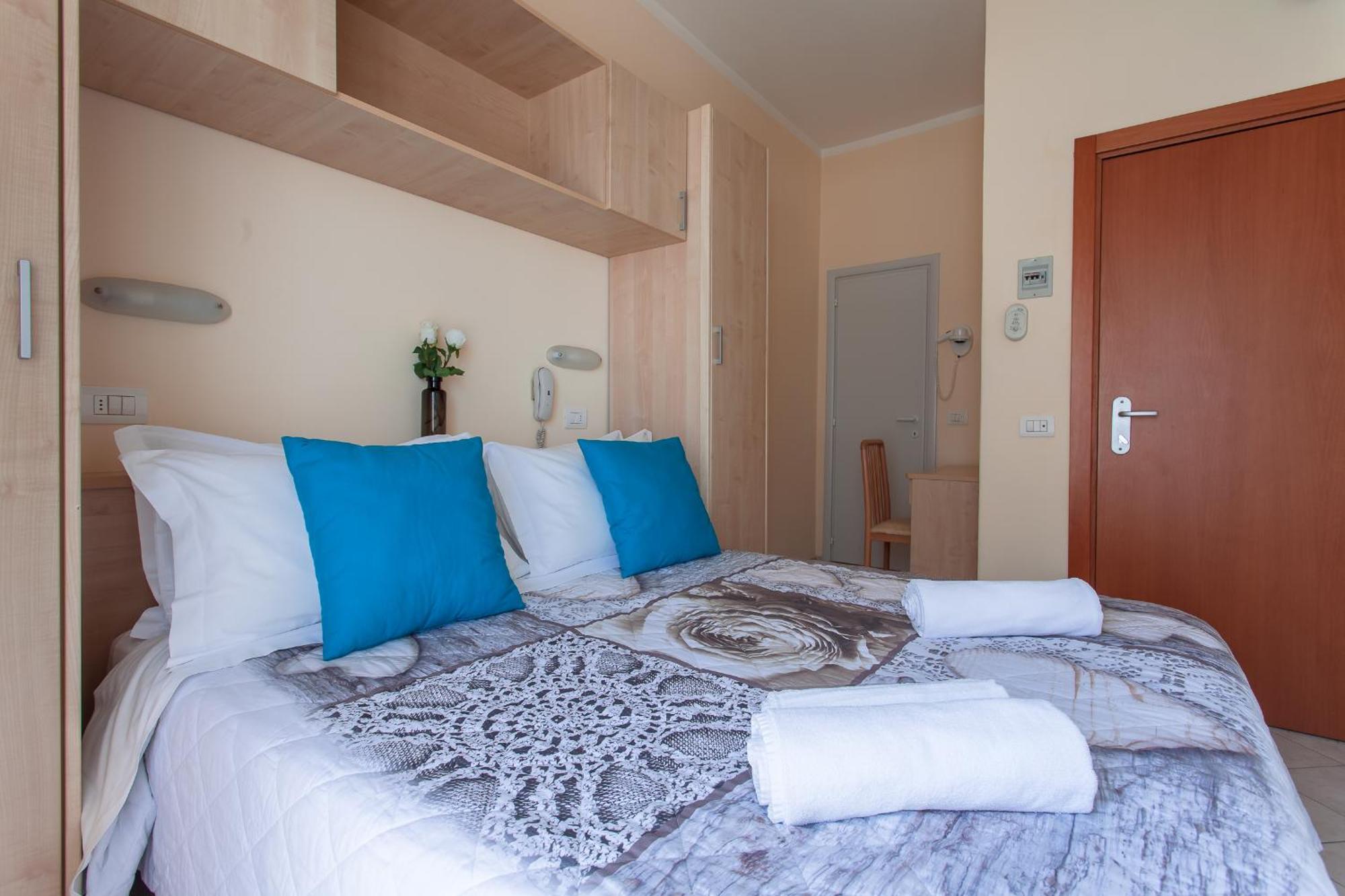 Hotel Giove Cesenatico Phòng bức ảnh