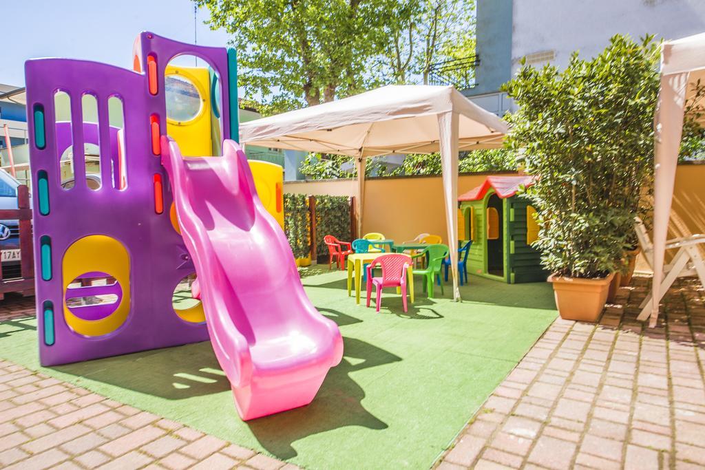 Hotel Giove Dipendenza Hotel Fiamma Cesenatico Ngoại thất bức ảnh