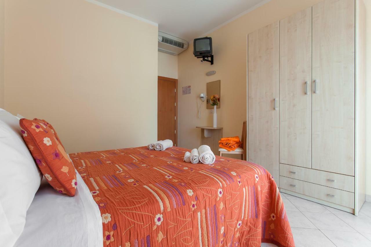 Hotel Giove Dipendenza Hotel Fiamma Cesenatico Ngoại thất bức ảnh